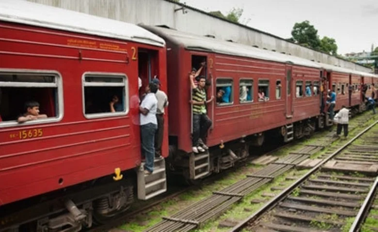 train-sri-lanka