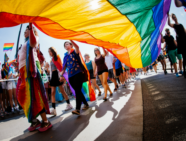  Ακτιβιστής του Gay Pride στη Σουηδία πιάστηκε να στέλνει σεξουαλικά μηνύματα σε προφίλ ”δόλωμα” 14χρονου αγοριού
