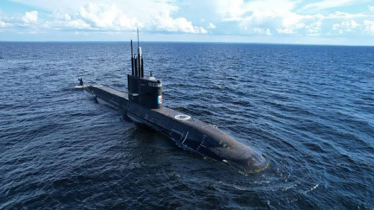 El submarino del proyecto 677 Lada continúa las pruebas de mar