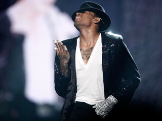 BET Flashback - Chris Brown Pays Tribute to Michael Jackson