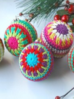 https://www.lovecrochet.com/christmas-bauble-crochet-pattern-by-carmen-heffernan