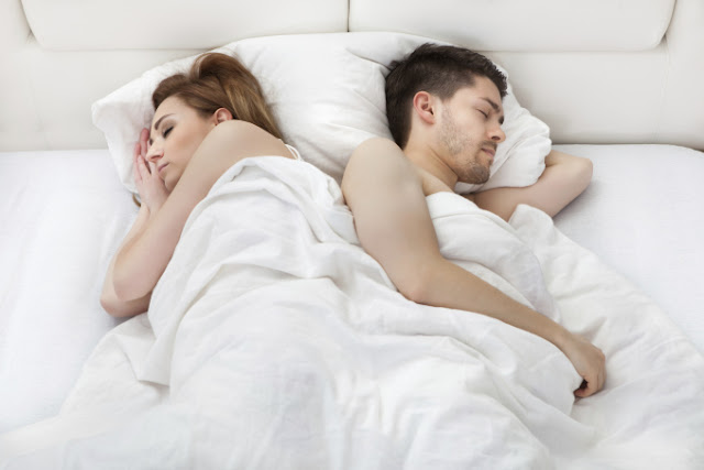 Пояснили як сон зміцнює подружні стосунки
