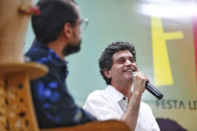 Recital, poesia e música deu o tom da abertura da Fliu em  Uauá