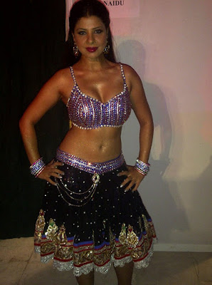 Sambhavna Seth performing dance picture