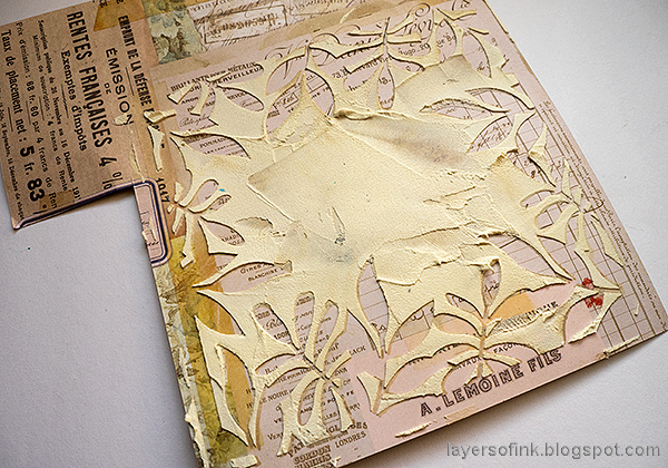 Layers of ink - Past Times Wall-Hanger Tutorial by Anna-Karin Evaldsson. Applying texture paste