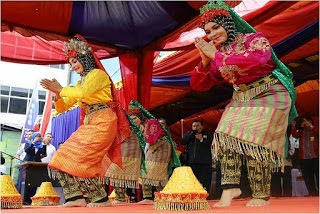 tarian-ranup-lampuan-tradisional-aceh.