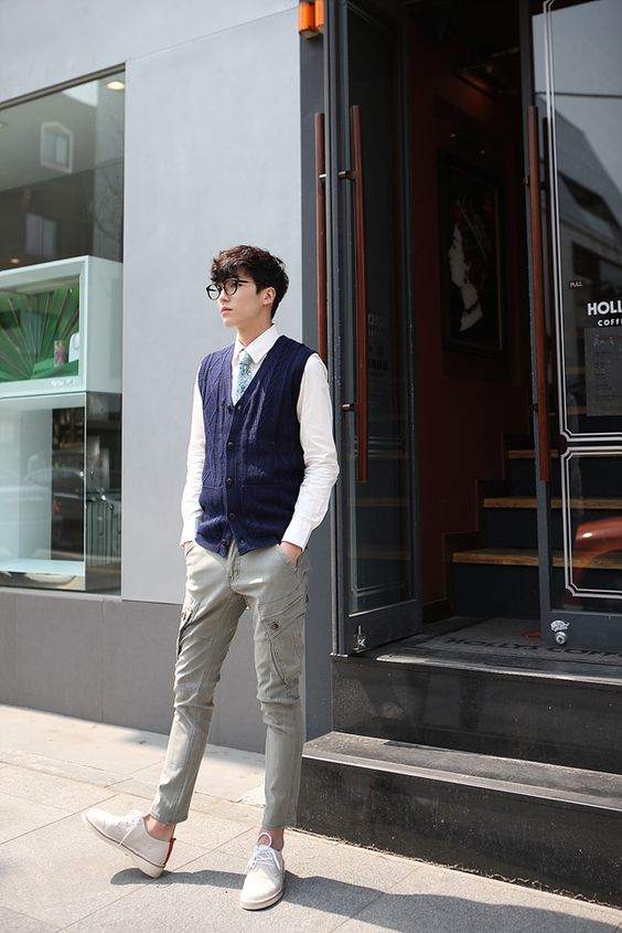 Elegantes Outfits Coreanos hombres  