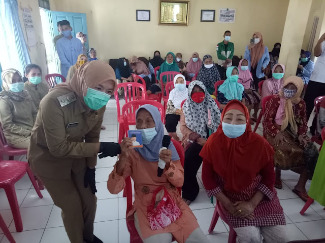 Wawako Palembang Fitrianti Agustinda Salurkan Bantuan ke Panti Jompo