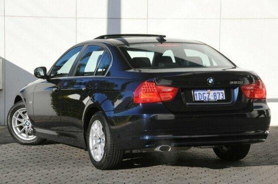 used 2010 BMW 320i Sedan