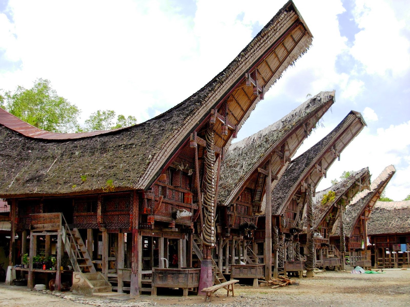 Image Gallery rumah toraja