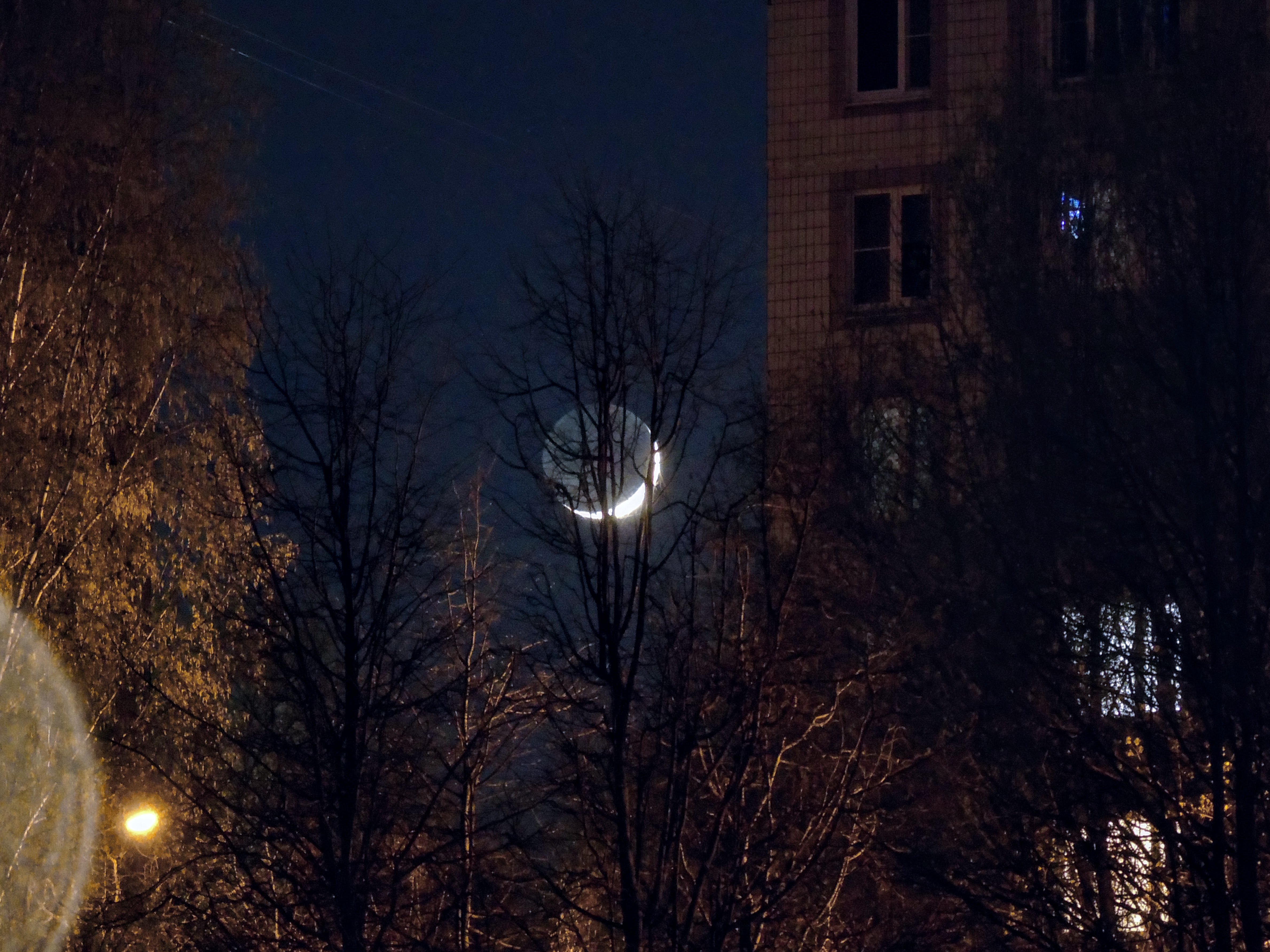 Луна апрель месяц. Луна вечером. Фото Луны. Луна месяц.