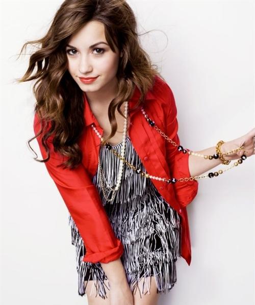 Demi lovato,singer,actress, writer,pictures