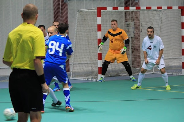 Wasit Dalam Futsal Dan Sepak Bola