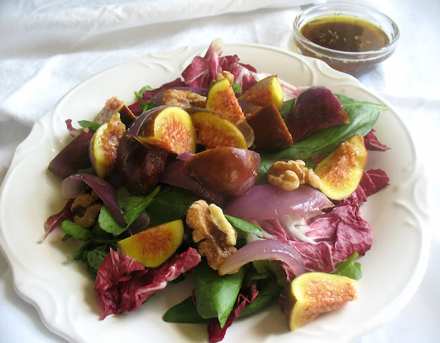 fig salad dressed with balsamic