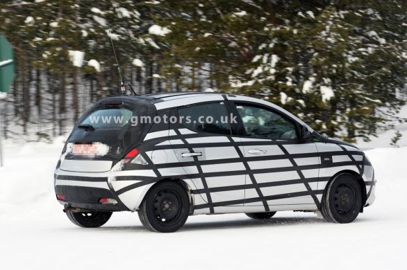 Lancia Ypsilon 2011 quasi svelata foto spia