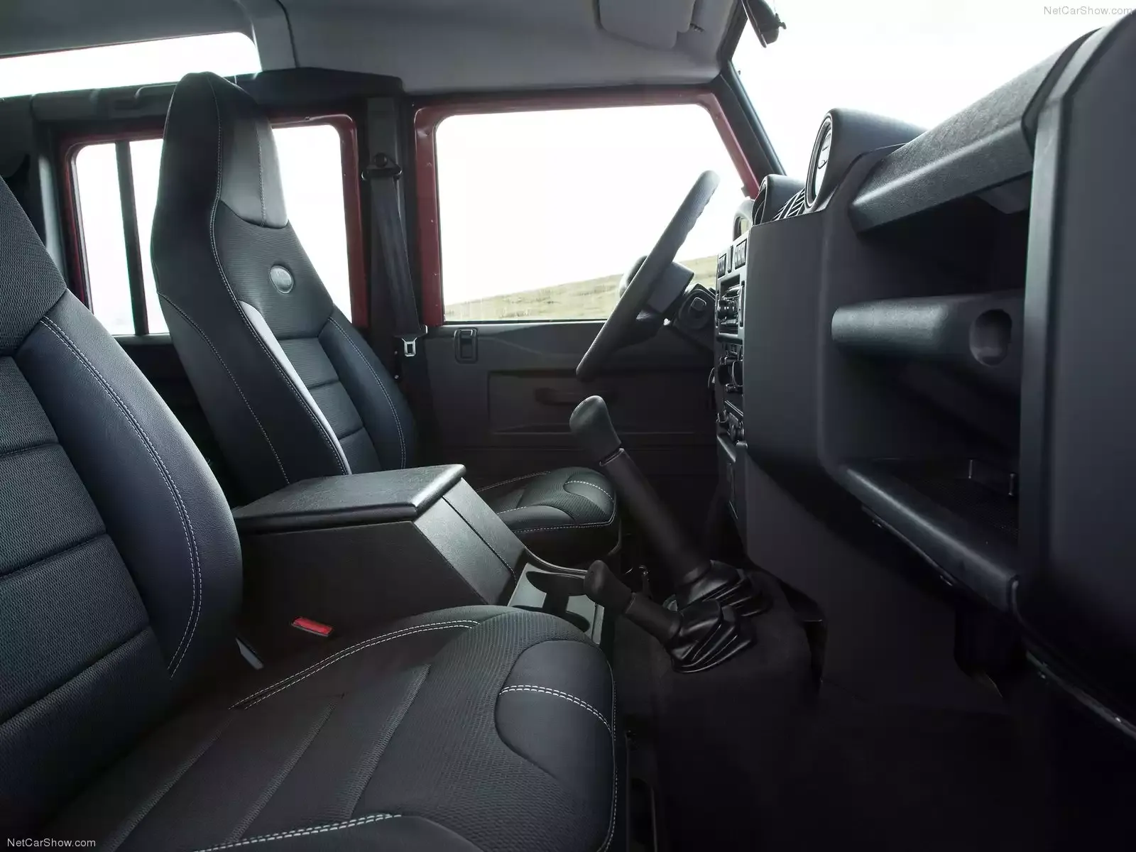 Hình ảnh xe ô tô Land Rover Defender 2013 & nội ngoại thất