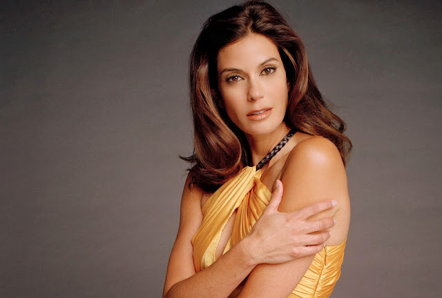 Teri Hatcher Wallpapers Free Download