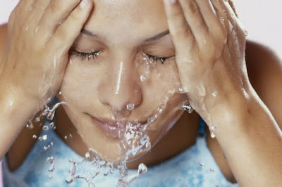 Use Lukewarm Water To Wash Your Face And Hands