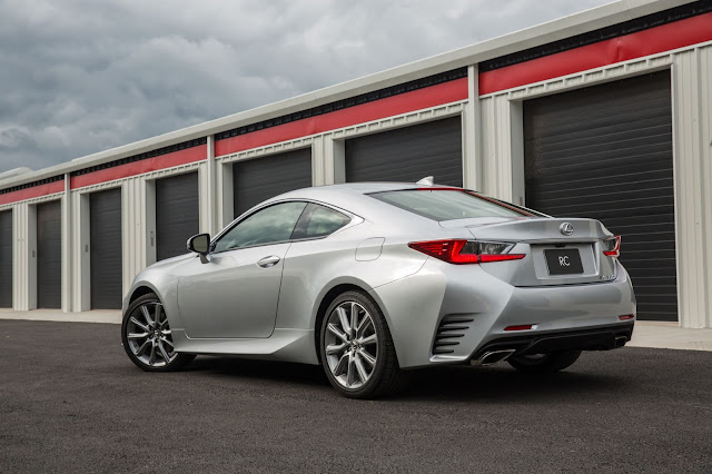 Rear 3/4 view of 2015 Lexus RC350