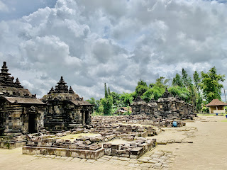 Prepare Pernikahan – Prewedding Yogyakarta "Candi Plaosan Lor” Prosedur Permintaan Izin - https://maheswariandini.blogspot.com/