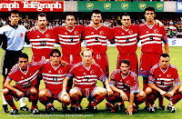 SELECCIÓN DE TURQUÍA - Temporada 1999-2000 - Rüştü Reçber, Sergen Yalçin, Ogün Temizkanoğlu, Alpay Özalan, Fatih Akyel y Hakan Şükür; Tayfur Havutçu, Tayfun Korkut, Okan Buruk, Tugay Kerimoğlu y Arif Erdem. IRLANDA DEL NORTE 0 TURQUÍA 3 (Arif Erdem 3) - 04/09/1999 - Eurocopa 2000, fase de clasificación - Belfast, Irlanda del Norte, Windsor Park