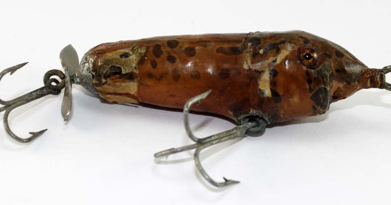 Chance's Folk Art Fishing Lure Research Blog: Frog Skin Covered Darter  Fishing Lure