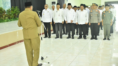 Drs. H. Lalu Gita Ariadi, M.Si melantik Panitia Penyelenggara Ibadah Haji (PPIH) Embarkasi Lombok (LOP) 