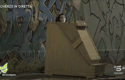 Giulia Salemi sauna portatile di legno scherzo scherzi a parte 19 settembre