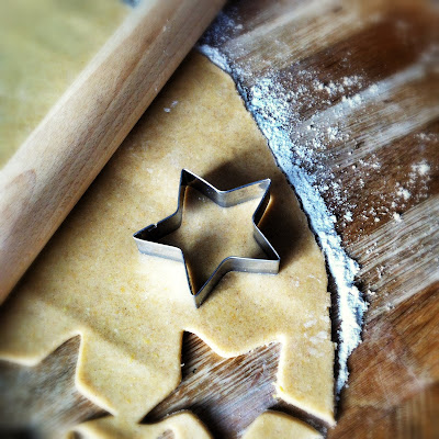 Cutting crespells from the dough ©bighomebird