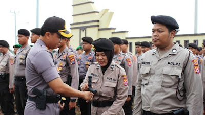 Apel Kesiapan Pengamanan Pelantikan Presiden dan Wapres RI Periode 2019-2024 di Halaman Mapolres Serang