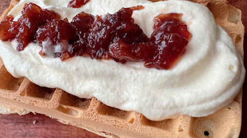 🍓 Quick & Easy Homemade Waffles You’ll Love to Eat