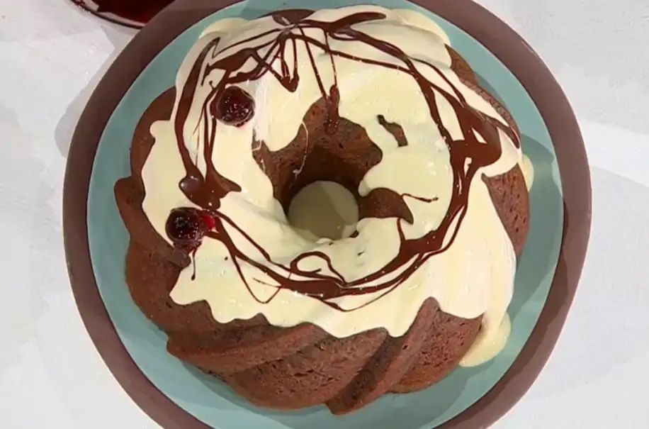 Bundt cake cioccolato bianco e amarene