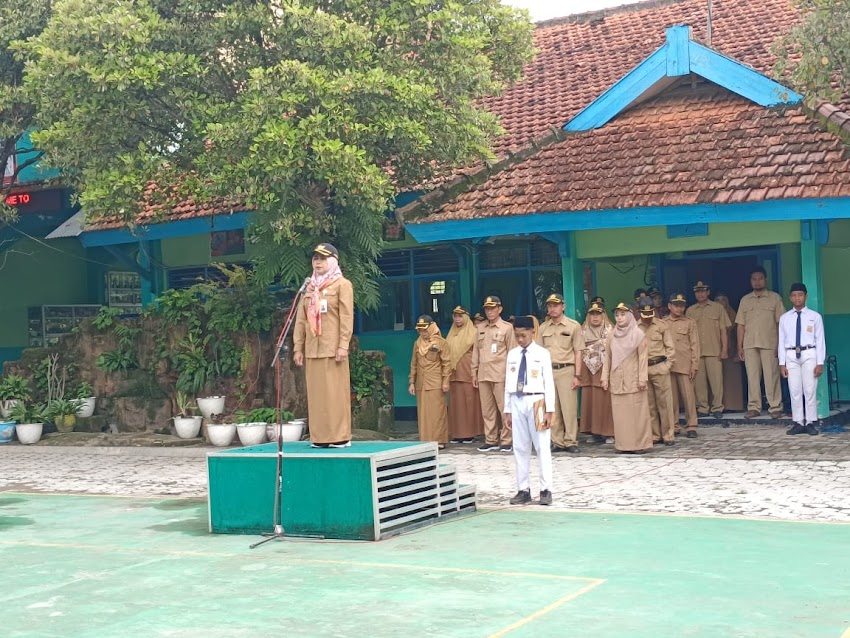 Upacara Bendera dan Pembagian Hadiah Class meeting