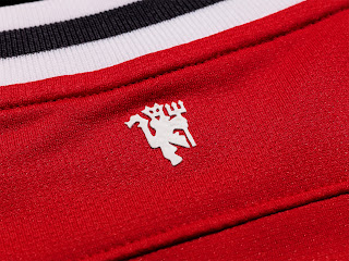 Manchester United FC Uniform Lion Logo HD Wallpaper