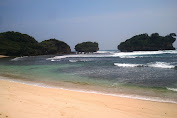 Pantai Watu Karung Pacitan Jawa Timur
