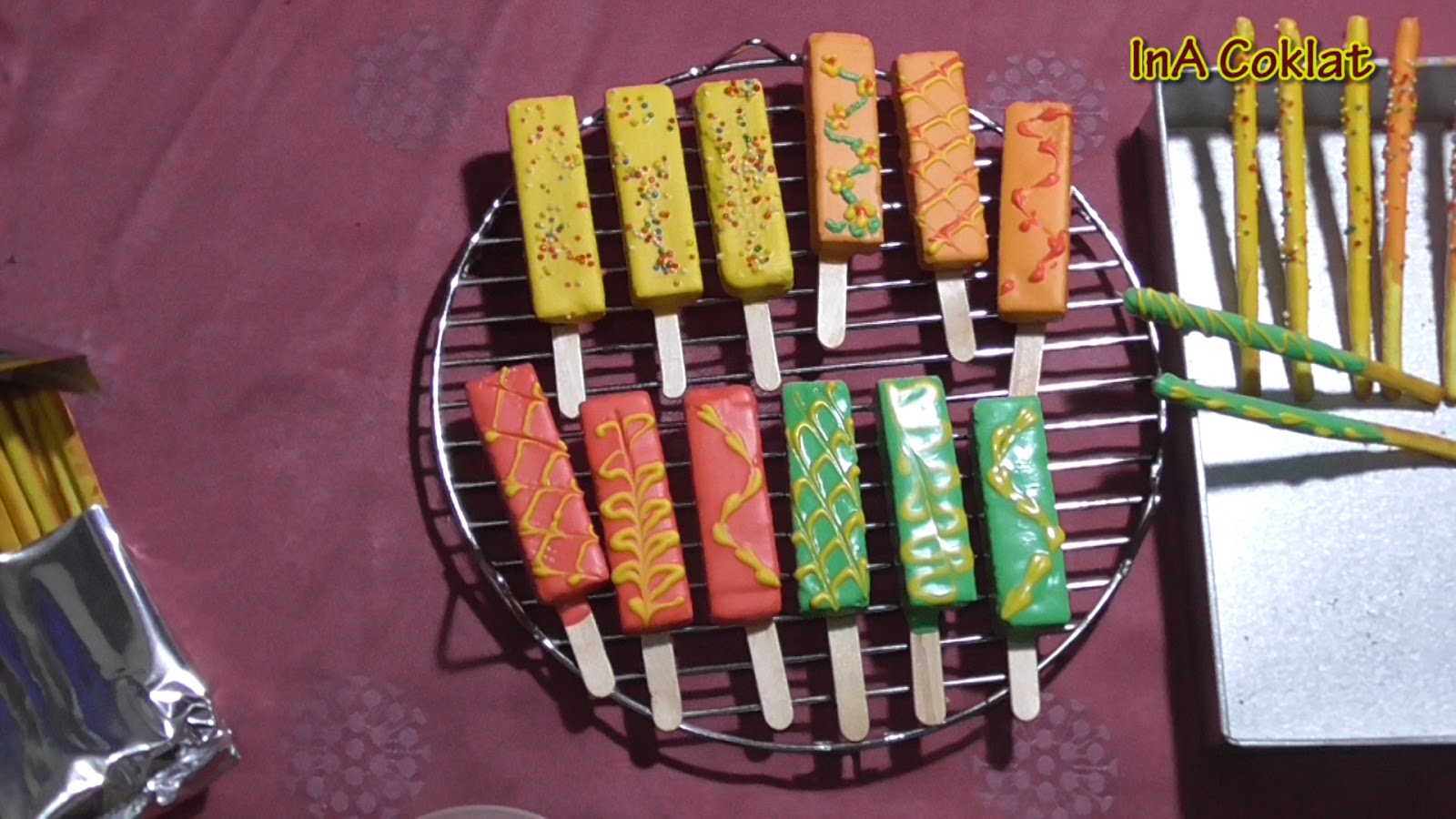 Resep dan cara membuat coklat stik wafer karakter - Coklat 