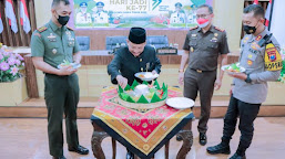 Forkopimda Situbondo, Potong Tumpeng dan Gelar Upacara Peringati Hari Jadi Provinsi Jawa Timur ke-77