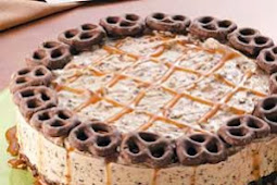 Ice Cream Pretzel Cake 