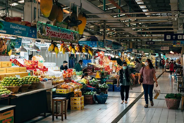 Productos diversos en un súpermercado