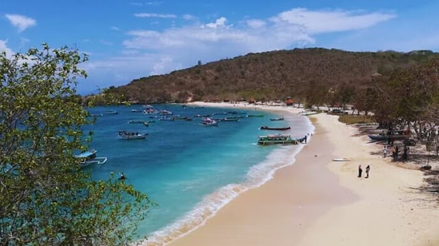 Rute & Lokasi Pantai Pink Lombok