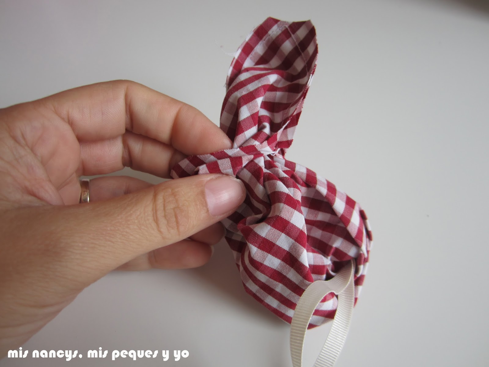 mis nancys, mis peques y yo, tutorial DIY adornos Navidad, girar pieza