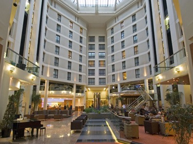 How about a Luxurious Stay around Gatwick Airport Hotels in London