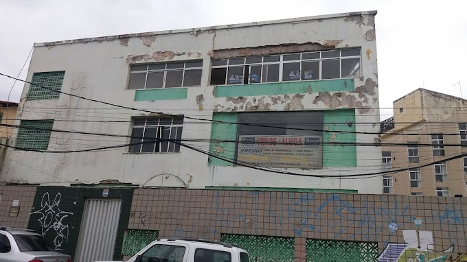 Mais um imóvel se acabando no Rio Vermelho 