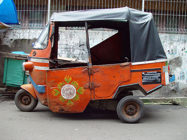 Gambar Bajaj Sebagai Kendaraan Umum