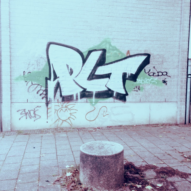 Graffiti, Arnhem. Hipstamatic: Mumtaz + Polina. Foto: Robert van der Kroft