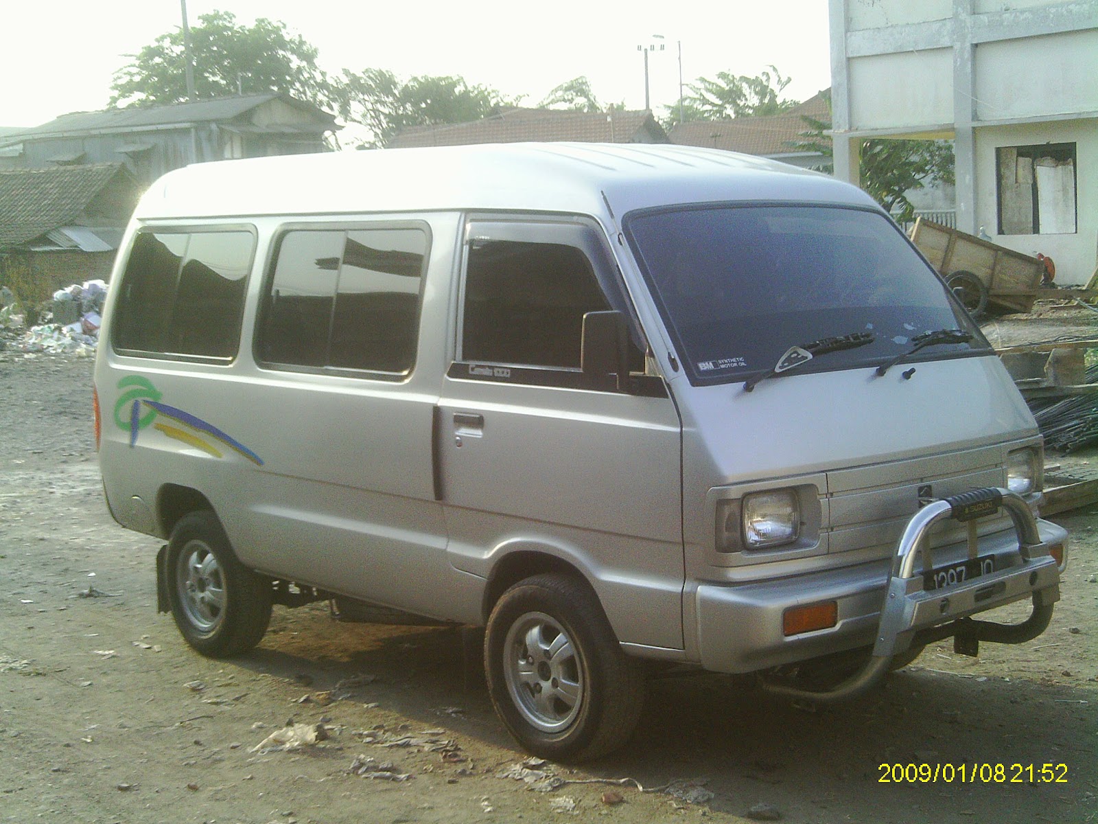 Jual Beli Mobil  Bekas  Dijual Suzuki  Carreta tahun 2005 