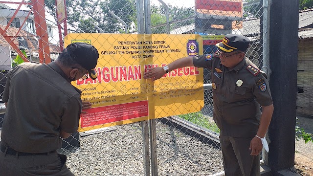 Tak Miliki IMB, Satpol PP Segel Tower Bersama di Mampang