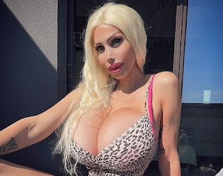 Take A Look At Ashley Kimberly Khloe Skönhet Incredible Melons In Stunning Outfits