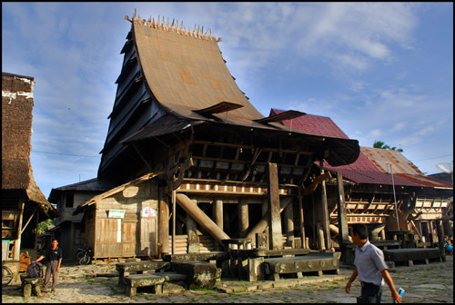 5 Rumah Adat Paling Unik di Indonesia ~ Weproud