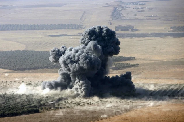  Image Attribute: Smoke rises at Islamic State militants' positions in the town of Naweran, near Mosul, Iraq, October 23, 2016. REUTERS/Azad Lashkari